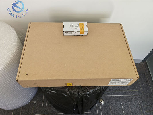 Potenziare la rete con il switch in fibra ottica 100GE con porte 36 x 100GE e funzione LACP